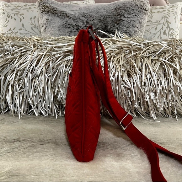 VERA BRADLEY Red Microfiber Zipper Hipster Crossbody Travel Light Minimalist - Picture 6 of 14